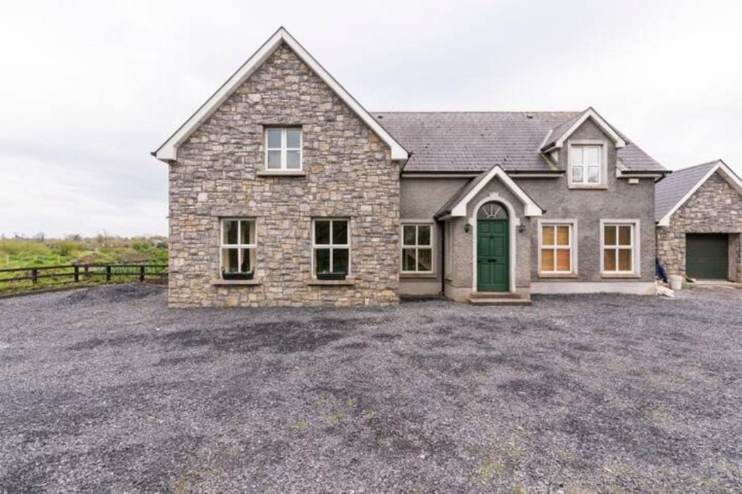 Ballinasloe Guest House In The Heart Of The Country المظهر الخارجي الصورة